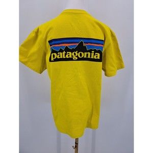 Patagonia Organic Cotton Yellow Logo Spellout T Shirt Men's  Size Small S